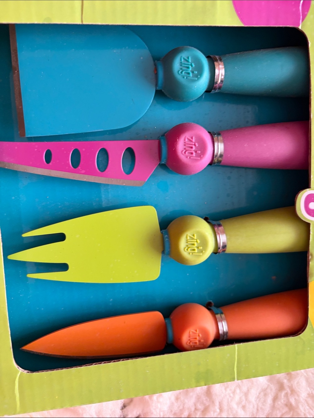 Ing colorful 4-piece cheese tool set in teal, pink, lime, orange - Picture 3 of 3